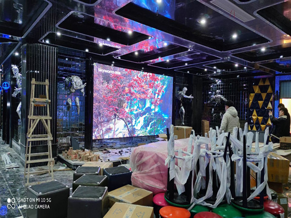 尖草坪室内P2.5全彩显示屏